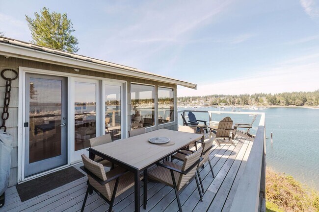 Building Photo - Furnished Bainbridge Island Waterfront Home with Incredible Views