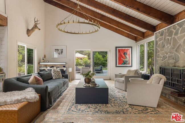 Building Photo - 959 Crater Oak Dr
