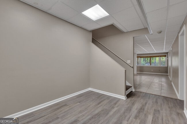 Building Photo - 135 Handshaker Ct