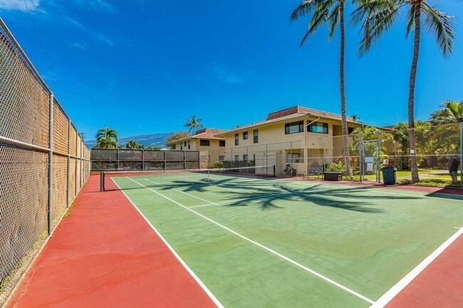 Building Photo - Highly Desirable Maui Gardens Unit Availab...