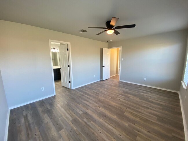 Building Photo - Beautiful Home in Redbird Ranch