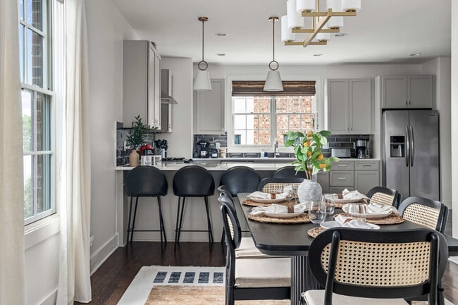 Building Photo - 1015D 12th Ave S