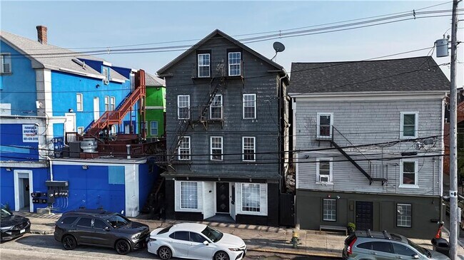 Building Photo - 108 Spruce St