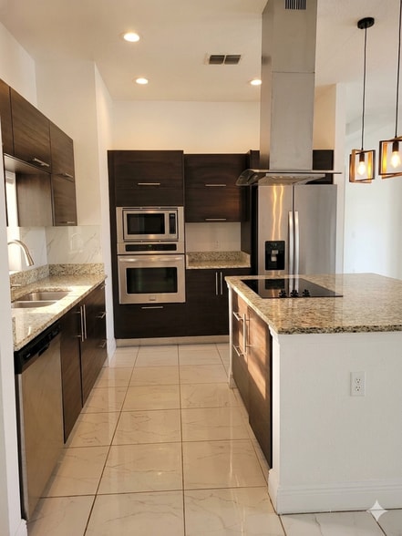 Building Photo - 5 Flatfish Dr