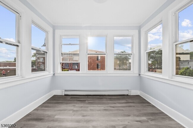Building Photo - 27 Berkeley Pl