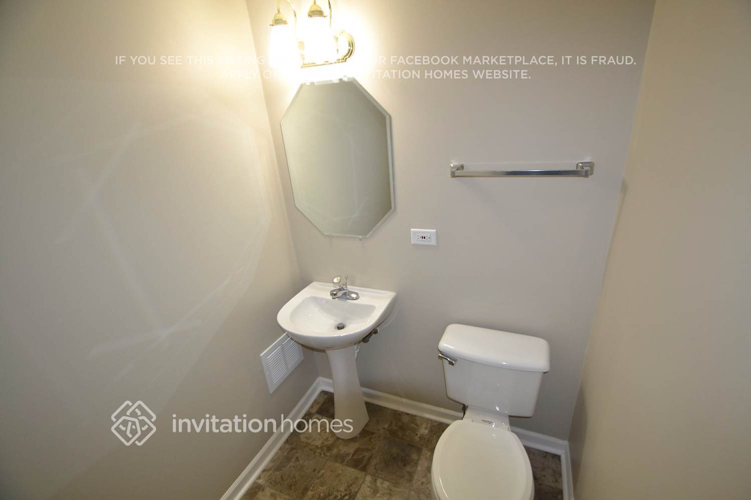 Building Photo - 180 E Big Horn Dr