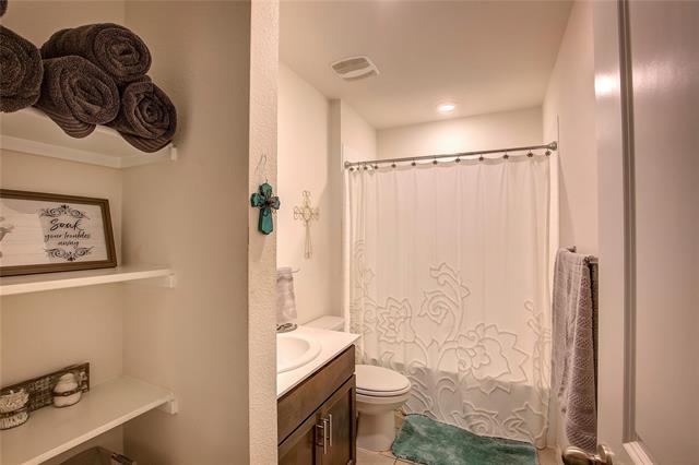 Building Photo - 1004 Basswood Ln