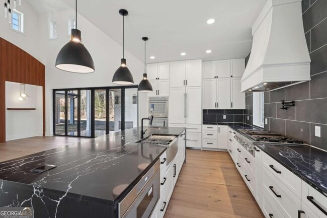 Building Photo - 120 Thome Dr