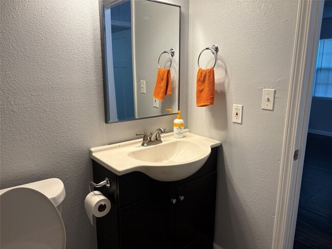 Building Photo - 3010 Washington St