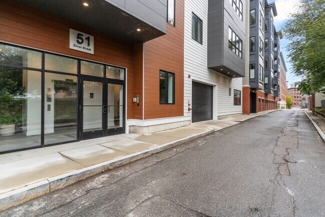 Building Photo - 75 W Broadway