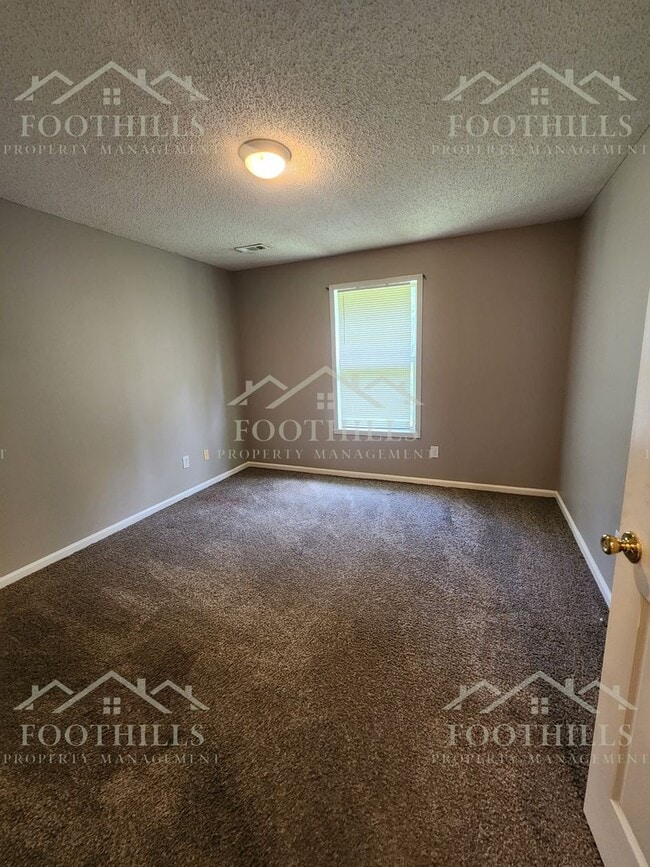 Building Photo - 2 Bedroom Duplex off Hwy 29 S with New Car...