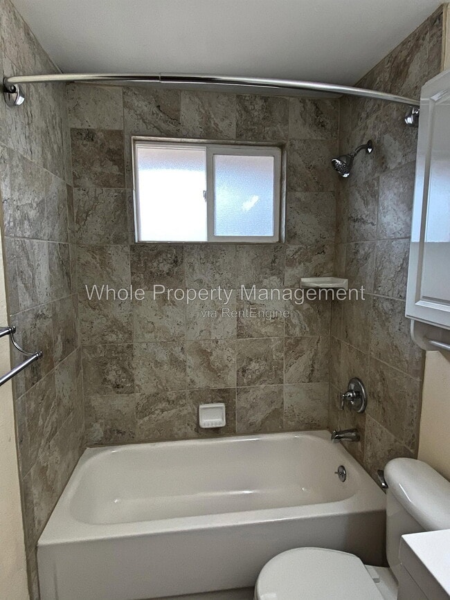 Building Photo - 4815 Flower Ct
