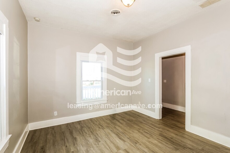 Building Photo - 624 Dresden Ave