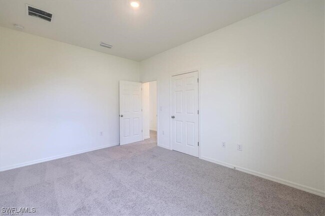 Building Photo - 4208 NE 15th Pl