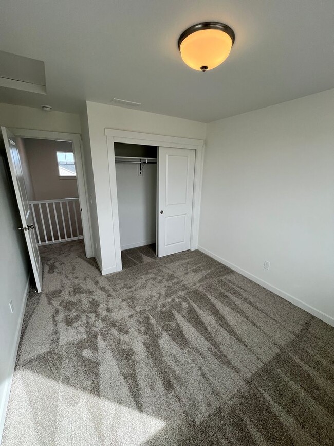 Building Photo - Brand New 3 bed 2.5 bath with flex room No...