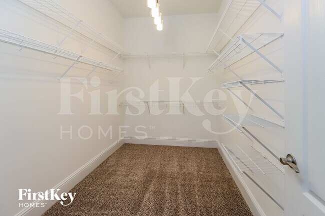 Building Photo - 3120 Alhambra Cir