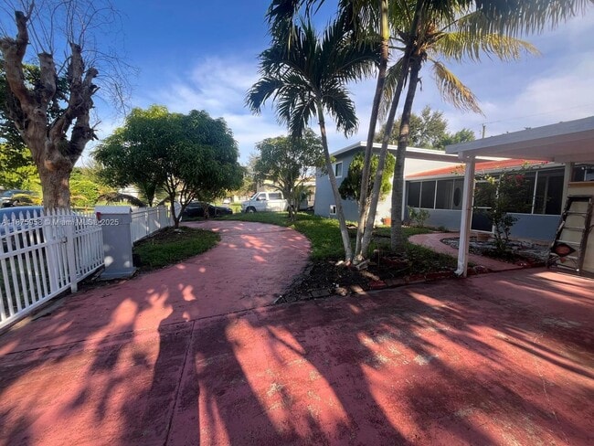 Primary Photo - 1330 NE 203rd St