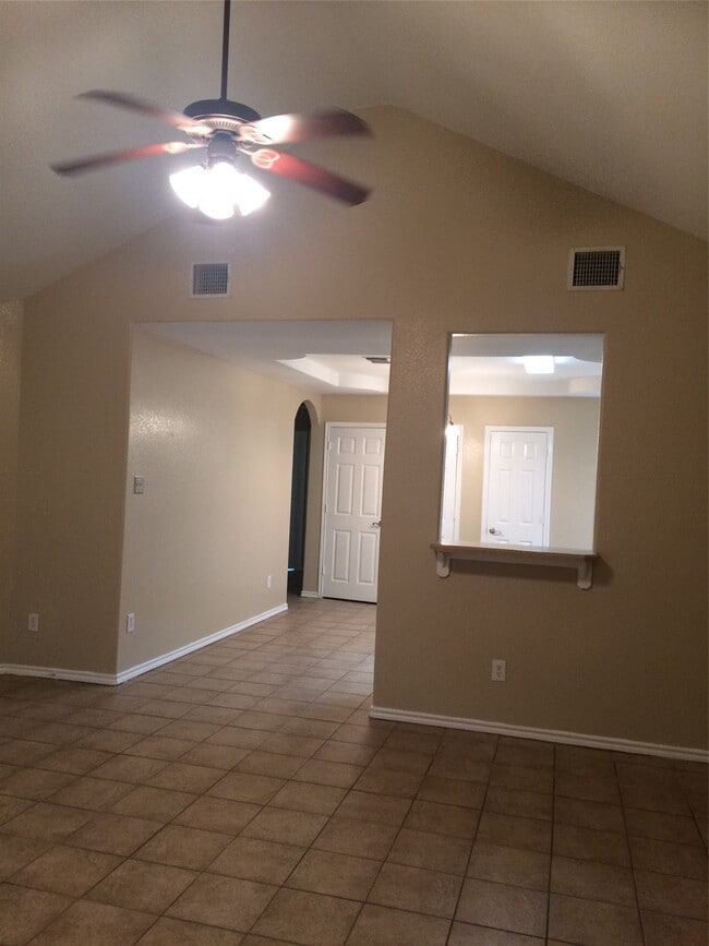 Building Photo - 18830 Reynolds Park Dr