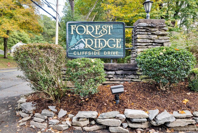 Building Photo - 103 Cliffside Dr