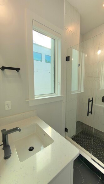 Building Photo - 4515 W North a St