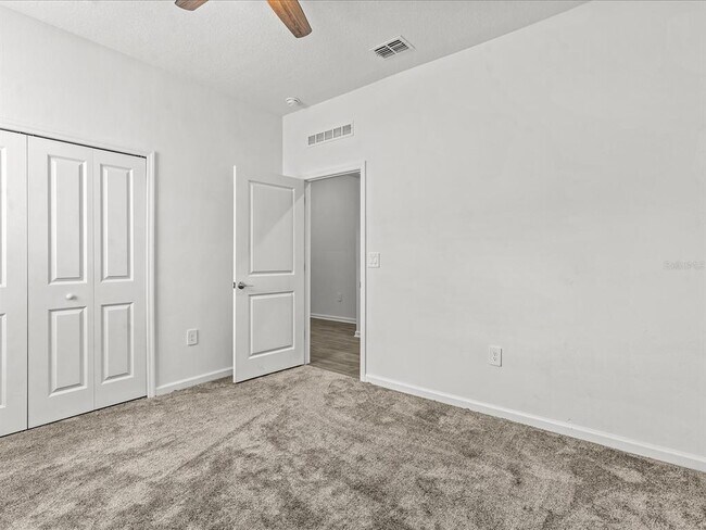 Building Photo - 2952 Armstrong Ave