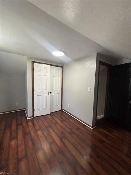 Building Photo - 605 Treemont Ct