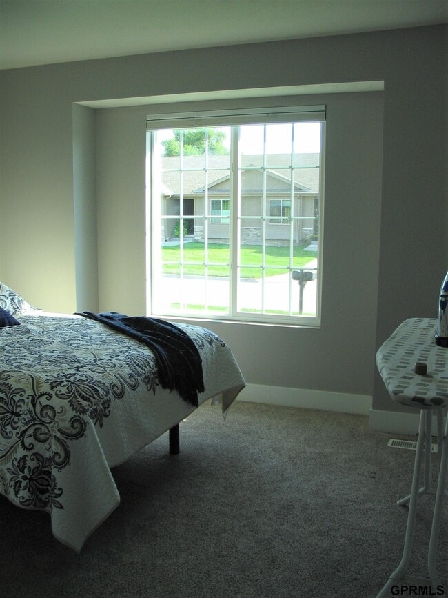 Building Photo - 3031 Lakeside Dr