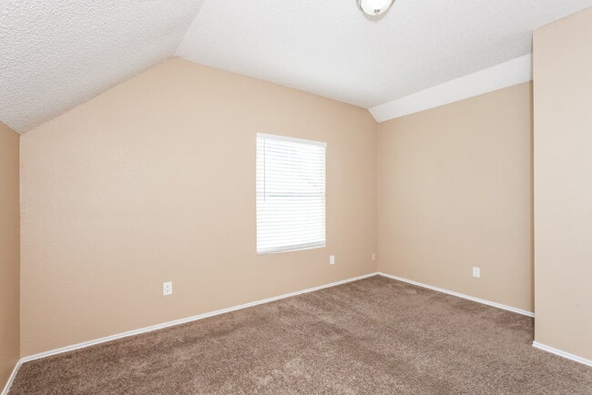 Building Photo - 2500 Coldstream Dr