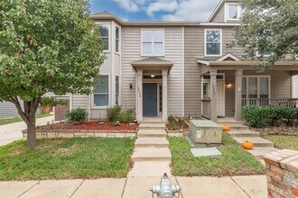 Building Photo - TOWNHOME IN KELLER ISD!