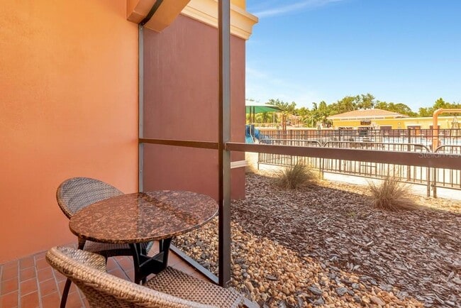 Building Photo - 13941 Clubhouse Dr