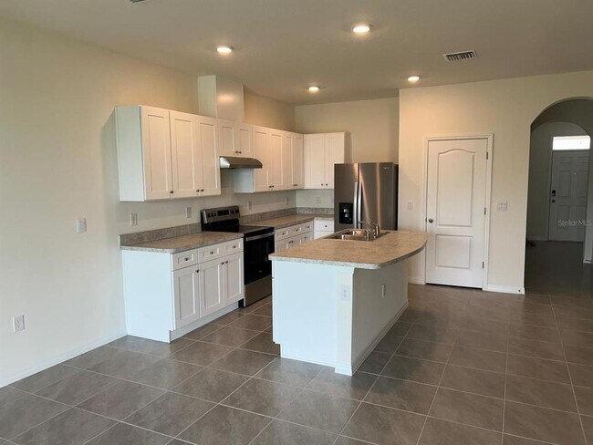 Building Photo - 2184 Tay Wes Dr