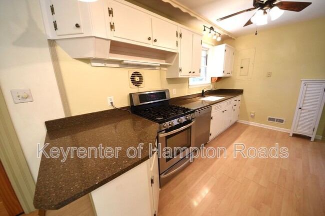 Building Photo - 8356 Cape View Ct