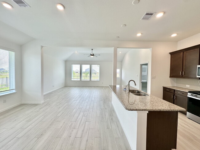 Building Photo - Brand New 3 Bed / 2 Bath Home with Water V...