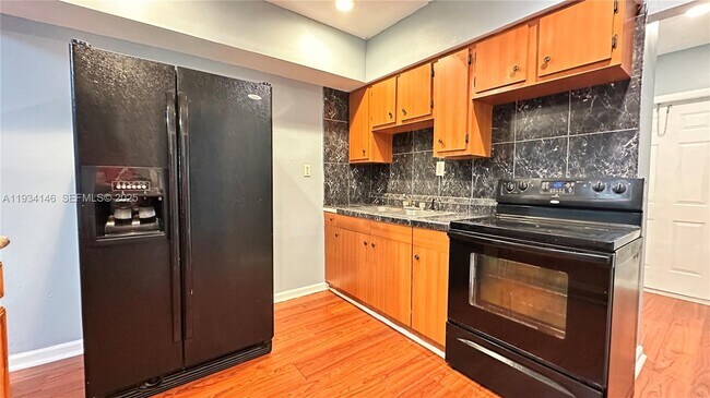 Building Photo - 2220 Charleston St