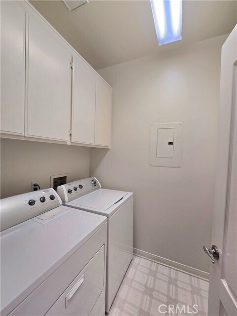 Building Photo - 1475 Upland Hills Dr S