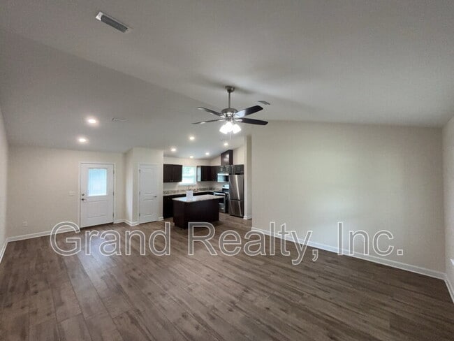 Building Photo - 4004 Roxies Ln