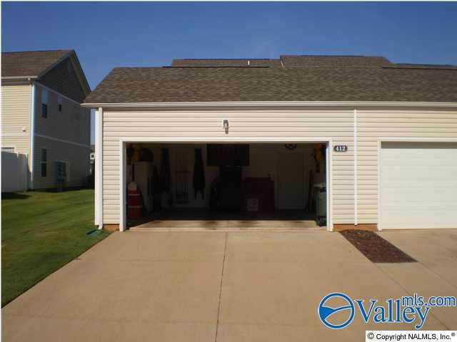 Building Photo - 412 Prom Dr SW