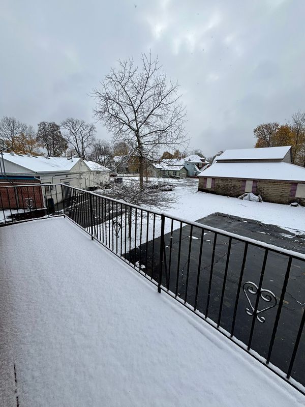 Building Photo - 5333 Broadway, 4