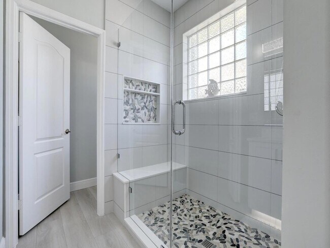 Building Photo - 309 Swallowtail Ln