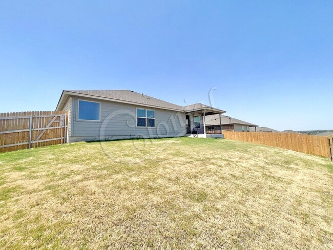 Building Photo - AVAILABLE BEGINNING OF MAY, APPLY TODAY ON OUR WEBSITE!