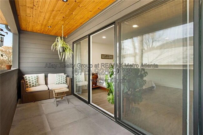 Building Photo - 491 Dunbar St SW