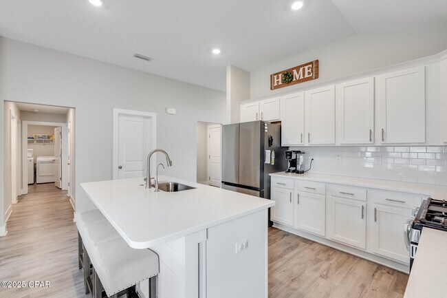 Building Photo - 230 Bayou Bend Ln