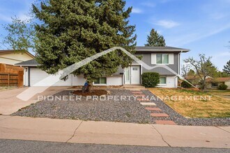 Building Photo - Gorgeous Home with Central AC and Fenced Yard