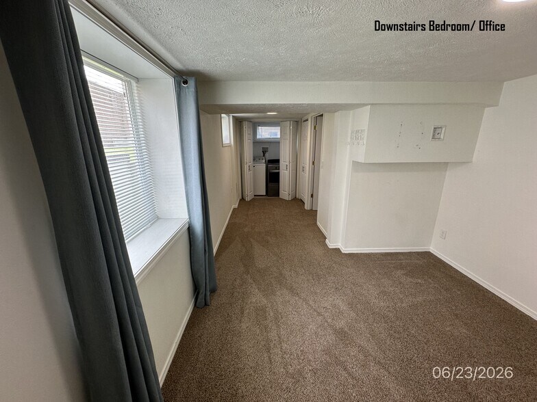 Building Photo - 724 E Dalton Ave