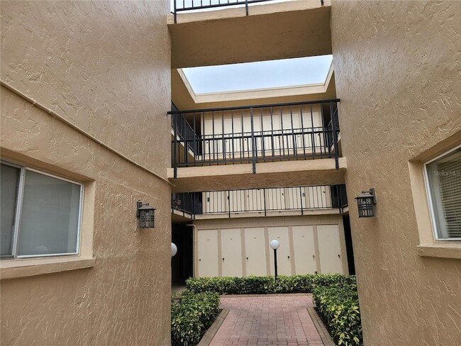 Building Photo - 2763 Woodgate Ln