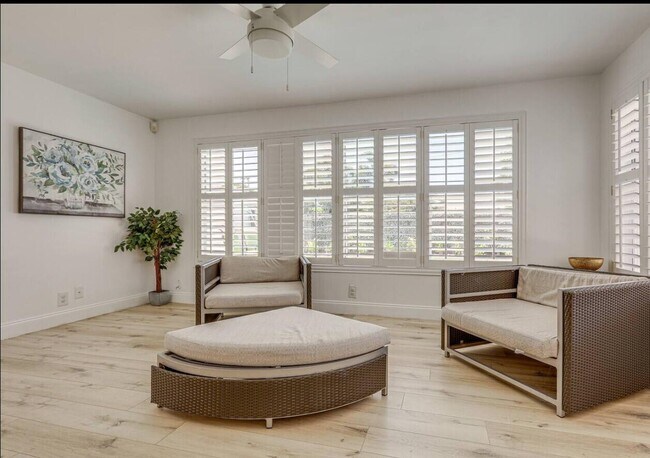 Building Photo - 4295 Crestdale St