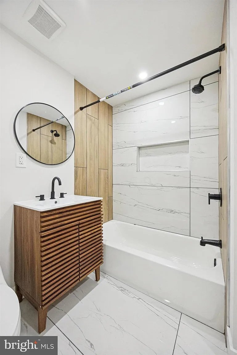 Building Photo - 4522 Baker St