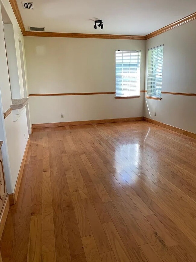 Building Photo - Spacious 4 bedroom house with 2.5 baths in desirable gated LaCita neighborhood