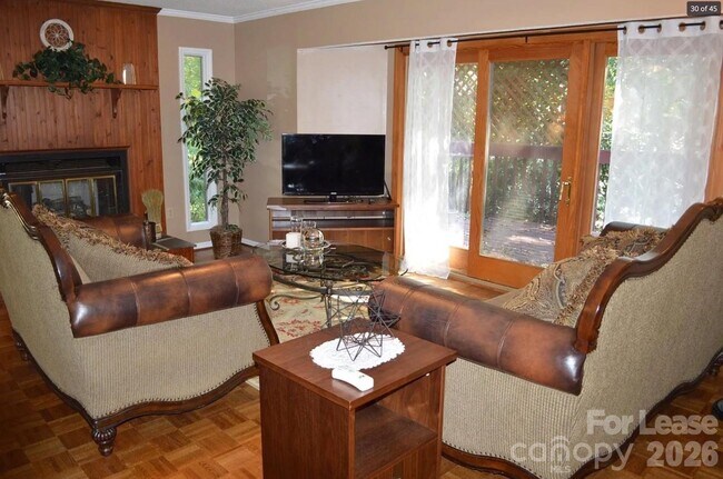Building Photo - 4167 Greenview Ct