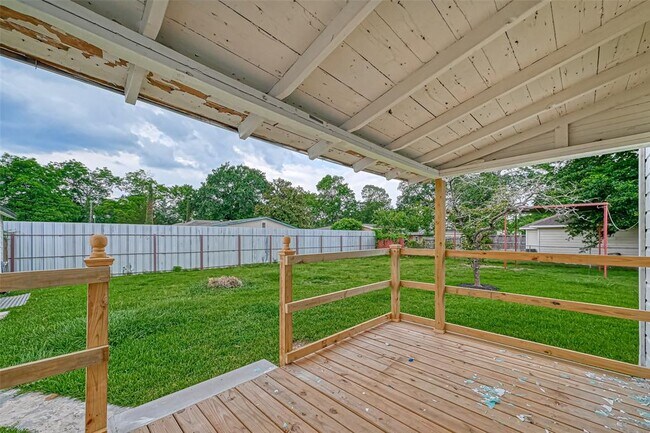 Building Photo - 7119 Farnsworth St